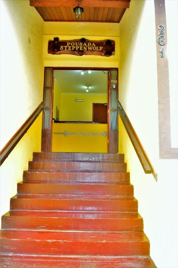 Steppenwolf Inn 2*